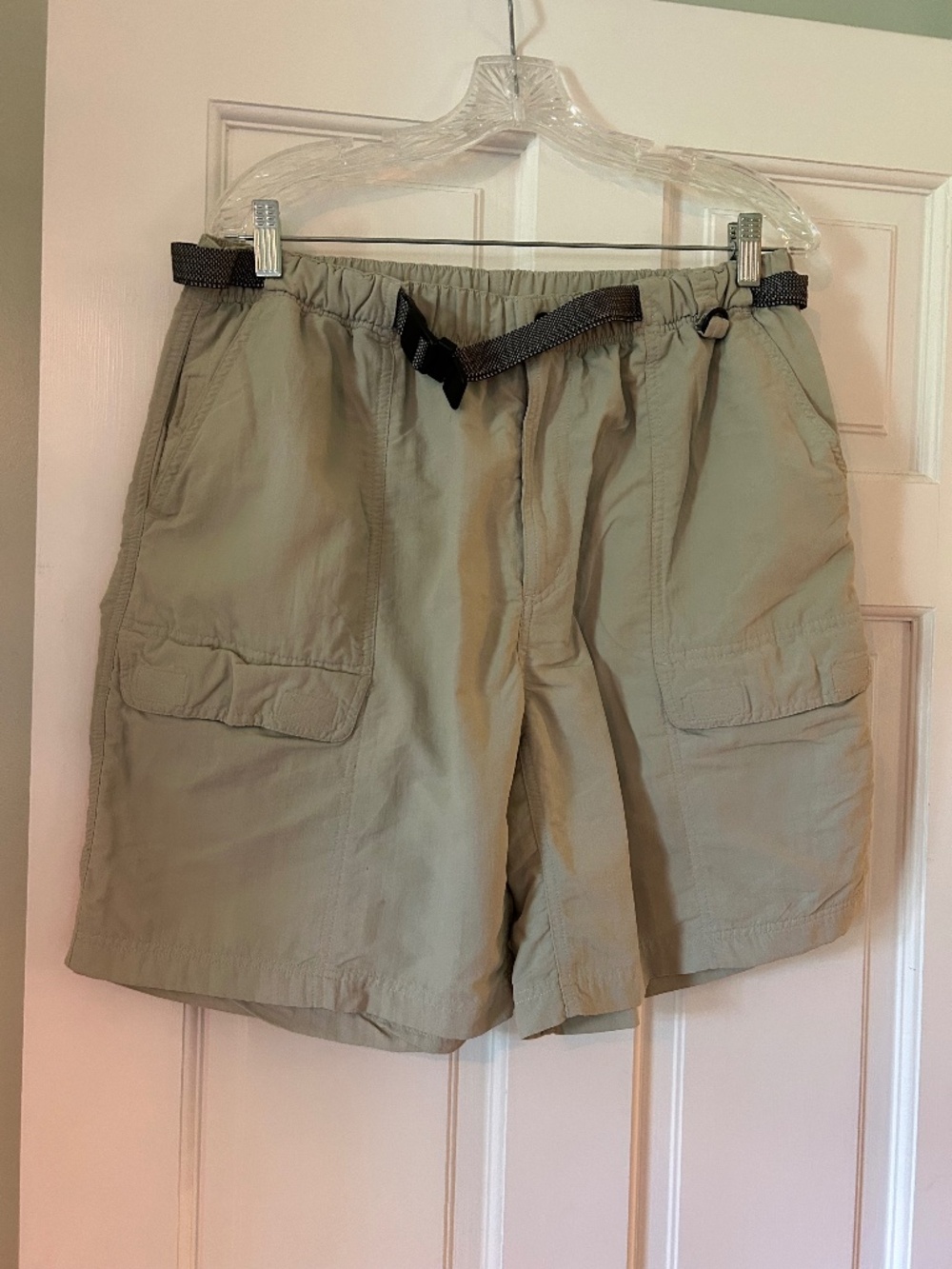 WHITE SIERRA MEN'S ELASTIC WAIST SHORTS SIZE LARGE